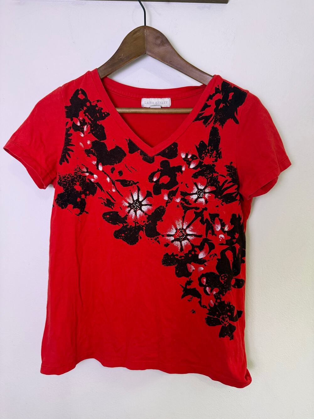 Vintage Y2K Laura Ashley Red Floral Graphic V Neck T Shirt Womens PS